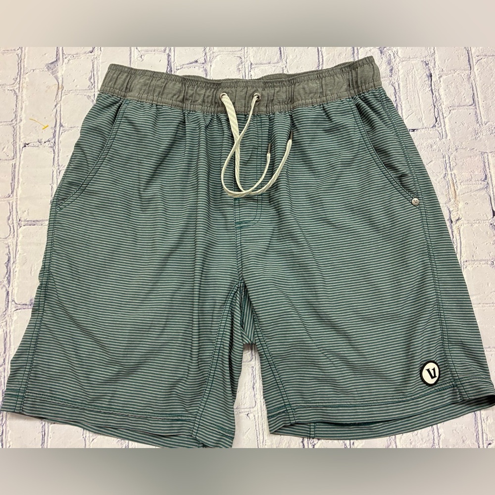 VUORI men’s size medium lined shorts